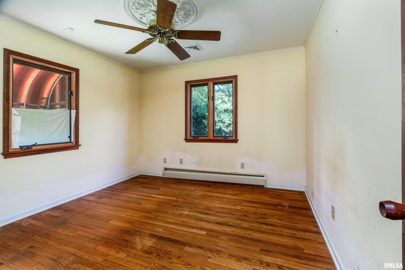 2723 COUNTRY CLUB Road, Carbondale, Illinois 62901, 3 Bedrooms Bedrooms, 0 ,1 BathroomBathrooms,Residential,For Sale,COUNTRY CLUB,0,RMAEB458689