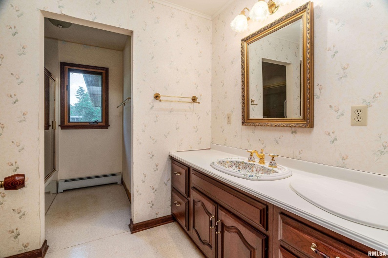 2723 COUNTRY CLUB Road, Carbondale, Illinois 62901, 3 Bedrooms Bedrooms, 0 ,1 BathroomBathrooms,Residential,For Sale,COUNTRY CLUB,0,RMAEB458689