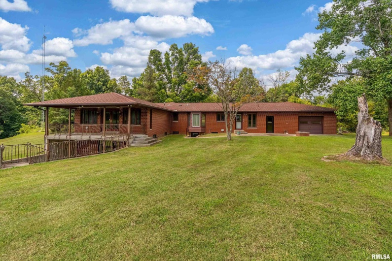 2723 COUNTRY CLUB Road, Carbondale, Illinois 62901, 3 Bedrooms Bedrooms, 0 ,1 BathroomBathrooms,Residential,For Sale,COUNTRY CLUB,0,RMAEB458689