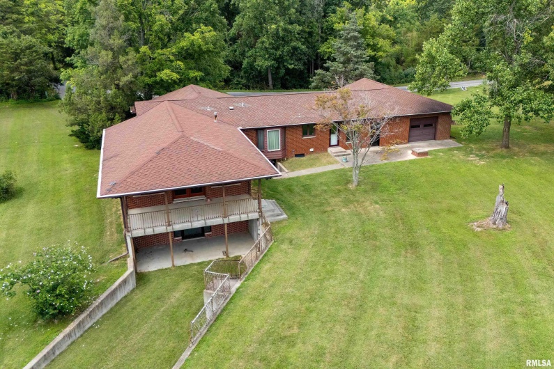 2723 COUNTRY CLUB Road, Carbondale, Illinois 62901, 3 Bedrooms Bedrooms, 0 ,1 BathroomBathrooms,Residential,For Sale,COUNTRY CLUB,0,RMAEB458689