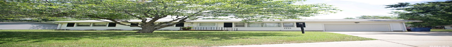 Residential For Sale 203 SKYLINE Drive, Marion, Illinois 62959, 3 Bedrooms Bedrooms, 0 ,1 BathroomBathrooms,Residential,For Sale,SKYLINE,0,RMAEB458690