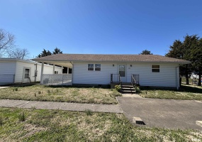 203 3RD Street, Vienna, Illinois 62995, 2 Bedrooms Bedrooms, 0 ,1 BathroomBathrooms,Residential,For Sale,3RD,0,RMAEB457233