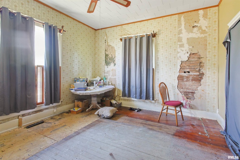 827 RAYMOND Street, Harrisburg, Illinois 62946, 2 Bedrooms Bedrooms, 0 ,1 BathroomBathrooms,Residential,For Sale,RAYMOND,0,RMAEB458701