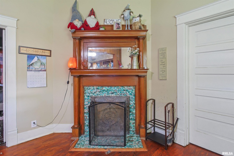 827 RAYMOND Street, Harrisburg, Illinois 62946, 2 Bedrooms Bedrooms, 0 ,1 BathroomBathrooms,Residential,For Sale,RAYMOND,0,RMAEB458701