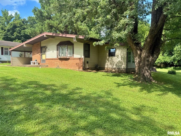 24 Adkins Street, Metropolis, Illinois 62960, 2 Bedrooms Bedrooms, 0 ,1 BathroomBathrooms,Residential,For Sale,Adkins,0,RMAEB458706