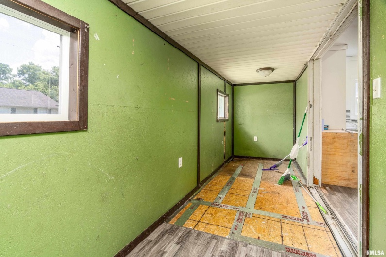503 IDAHO Avenue, Carterville, Illinois 62918, 4 Bedrooms Bedrooms, 0 ,2 BathroomsBathrooms,Residential,For Sale,IDAHO,0,RMAQC4265081