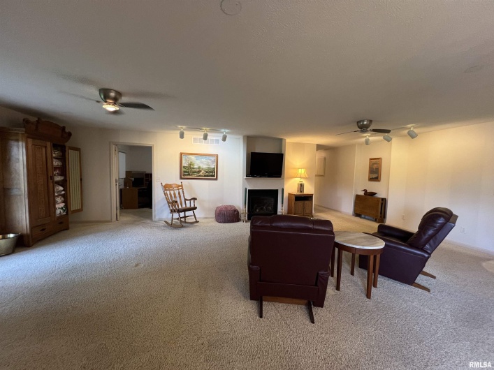 1308 Shawnee Trail Trail, Carterville, Illinois 62918, 2 Bedrooms Bedrooms, 0 ,2 BathroomsBathrooms,Residential,For Sale,Shawnee Trail,0,RMAEB458707