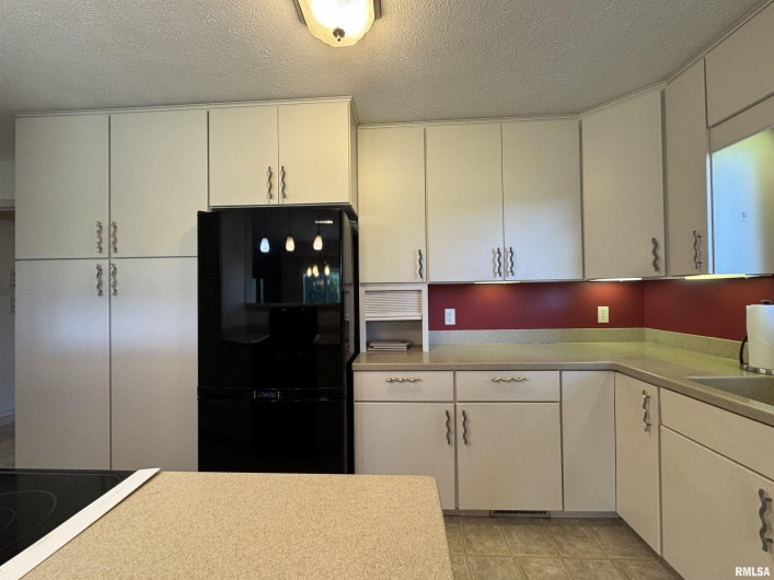 1308 Shawnee Trail Trail, Carterville, Illinois 62918, 2 Bedrooms Bedrooms, 0 ,2 BathroomsBathrooms,Residential,For Sale,Shawnee Trail,0,RMAEB458707