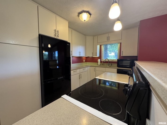 1308 Shawnee Trail Trail, Carterville, Illinois 62918, 2 Bedrooms Bedrooms, 0 ,2 BathroomsBathrooms,Residential,For Sale,Shawnee Trail,0,RMAEB458707