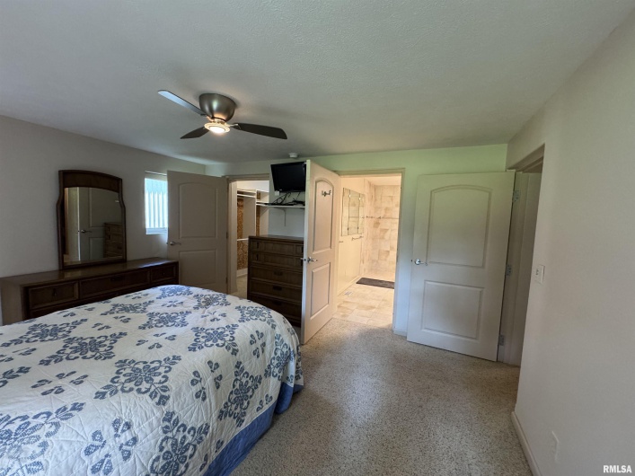 1308 Shawnee Trail Trail, Carterville, Illinois 62918, 2 Bedrooms Bedrooms, 0 ,2 BathroomsBathrooms,Residential,For Sale,Shawnee Trail,0,RMAEB458707