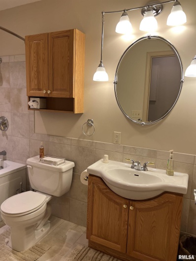 1308 Shawnee Trail Trail, Carterville, Illinois 62918, 2 Bedrooms Bedrooms, 0 ,2 BathroomsBathrooms,Residential,For Sale,Shawnee Trail,0,RMAEB458707