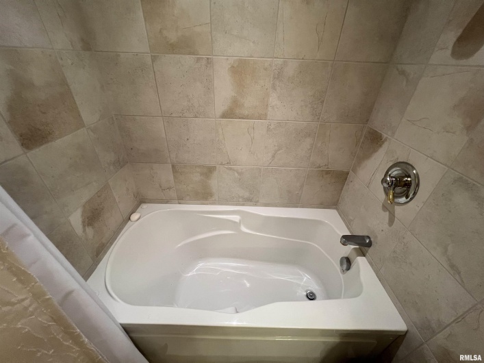 1308 Shawnee Trail Trail, Carterville, Illinois 62918, 2 Bedrooms Bedrooms, 0 ,2 BathroomsBathrooms,Residential,For Sale,Shawnee Trail,0,RMAEB458707