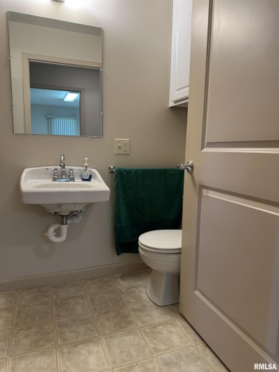 1308 Shawnee Trail Trail, Carterville, Illinois 62918, 2 Bedrooms Bedrooms, 0 ,2 BathroomsBathrooms,Residential,For Sale,Shawnee Trail,0,RMAEB458707