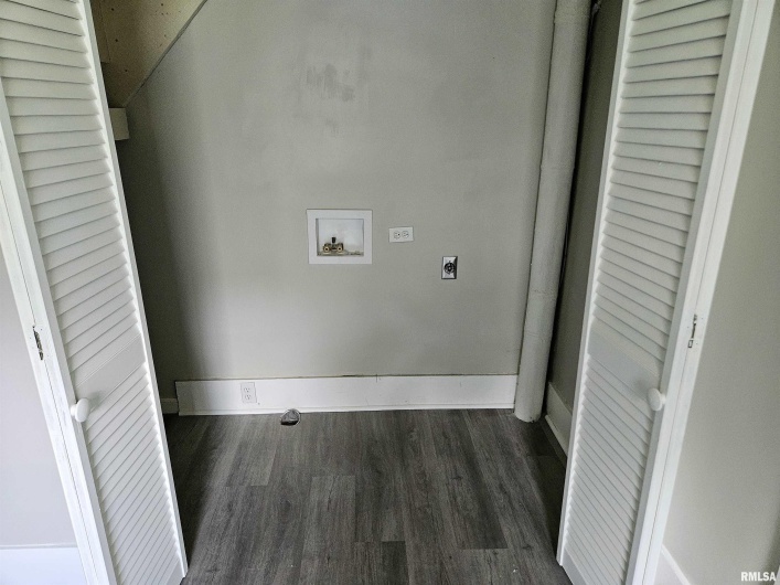1206 14TH Street, Murphysboro, Illinois 62966, 3 Bedrooms Bedrooms, 0 ,1 BathroomBathrooms,Residential,For Sale,14TH,0,RMAEB458708