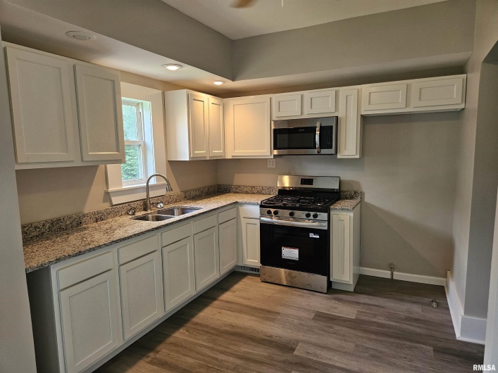 1206 14TH Street, Murphysboro, Illinois 62966, 3 Bedrooms Bedrooms, 0 ,1 BathroomBathrooms,Residential,For Sale,14TH,0,RMAEB458708