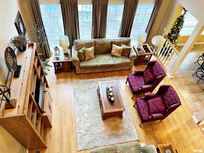 43 LAKEWOOD Drive, Metropolis, Illinois 62960, 5 Bedrooms Bedrooms, 0 ,4 BathroomsBathrooms,Residential,For Sale,LAKEWOOD,0,RMAEB458718