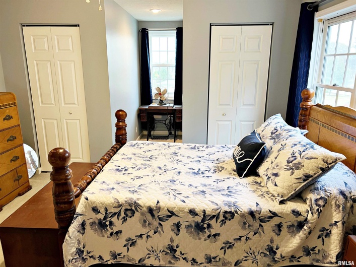43 LAKEWOOD Drive, Metropolis, Illinois 62960, 5 Bedrooms Bedrooms, 0 ,4 BathroomsBathrooms,Residential,For Sale,LAKEWOOD,0,RMAEB458718