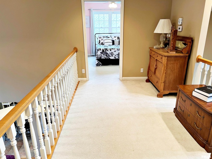 43 LAKEWOOD Drive, Metropolis, Illinois 62960, 5 Bedrooms Bedrooms, 0 ,4 BathroomsBathrooms,Residential,For Sale,LAKEWOOD,0,RMAEB458718