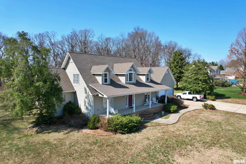 43 LAKEWOOD Drive, Metropolis, Illinois 62960, 5 Bedrooms Bedrooms, 0 ,4 BathroomsBathrooms,Residential,For Sale,LAKEWOOD,0,RMAEB458718