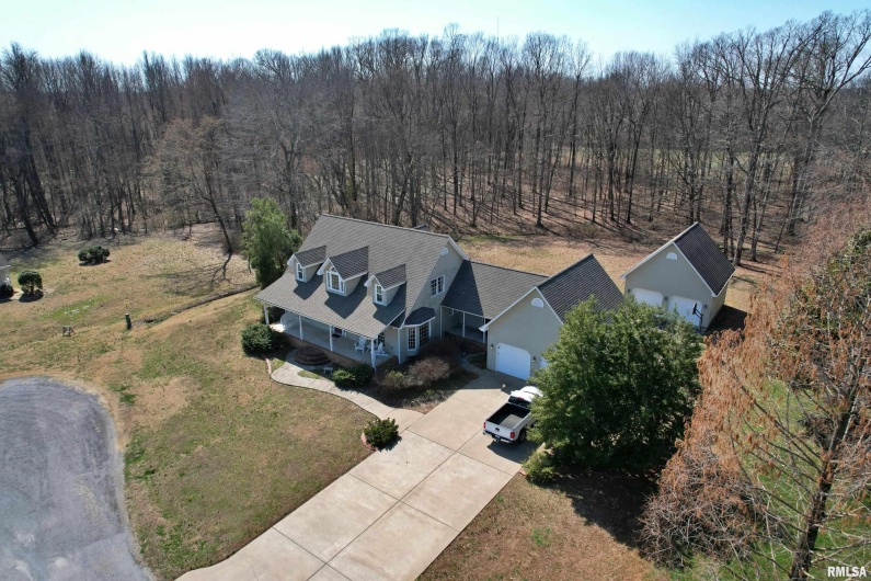 43 LAKEWOOD Drive, Metropolis, Illinois 62960, 5 Bedrooms Bedrooms, 0 ,4 BathroomsBathrooms,Residential,For Sale,LAKEWOOD,0,RMAEB458718