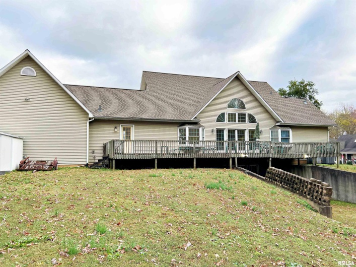 43 LAKEWOOD Drive, Metropolis, Illinois 62960, 5 Bedrooms Bedrooms, 0 ,4 BathroomsBathrooms,Residential,For Sale,LAKEWOOD,0,RMAEB458718