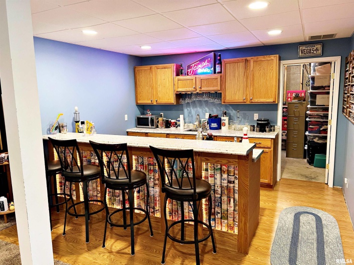 43 LAKEWOOD Drive, Metropolis, Illinois 62960, 5 Bedrooms Bedrooms, 0 ,4 BathroomsBathrooms,Residential,For Sale,LAKEWOOD,0,RMAEB458718