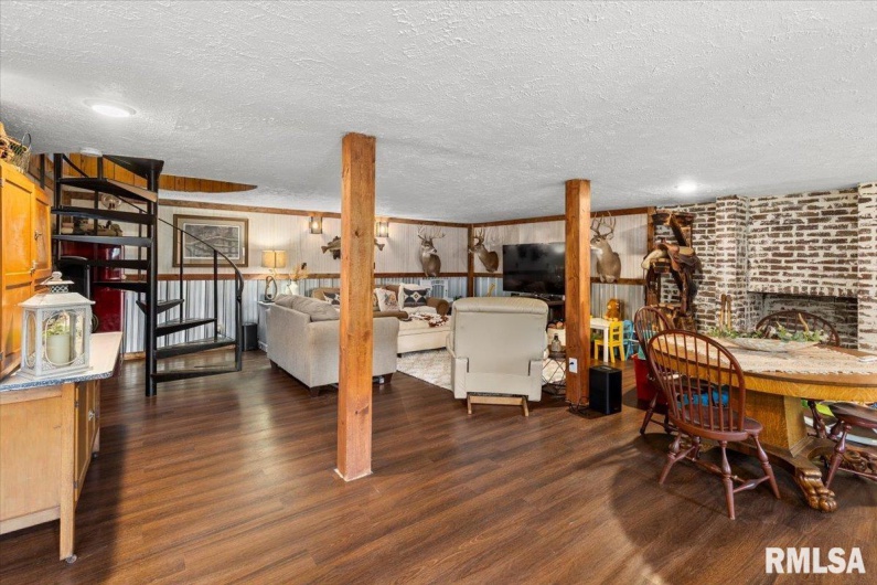 468 Clifty Heights Drive, Marion, Illinois 62959, 3 Bedrooms Bedrooms, 0 ,2 BathroomsBathrooms,Residential,For Sale,Clifty Heights,0,RMAEB458720