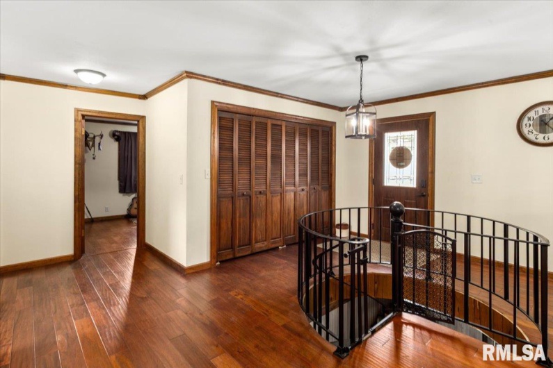 468 Clifty Heights Drive, Marion, Illinois 62959, 3 Bedrooms Bedrooms, 0 ,2 BathroomsBathrooms,Residential,For Sale,Clifty Heights,0,RMAEB458720