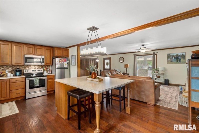 468 Clifty Heights Drive, Marion, Illinois 62959, 3 Bedrooms Bedrooms, 0 ,2 BathroomsBathrooms,Residential,For Sale,Clifty Heights,0,RMAEB458720