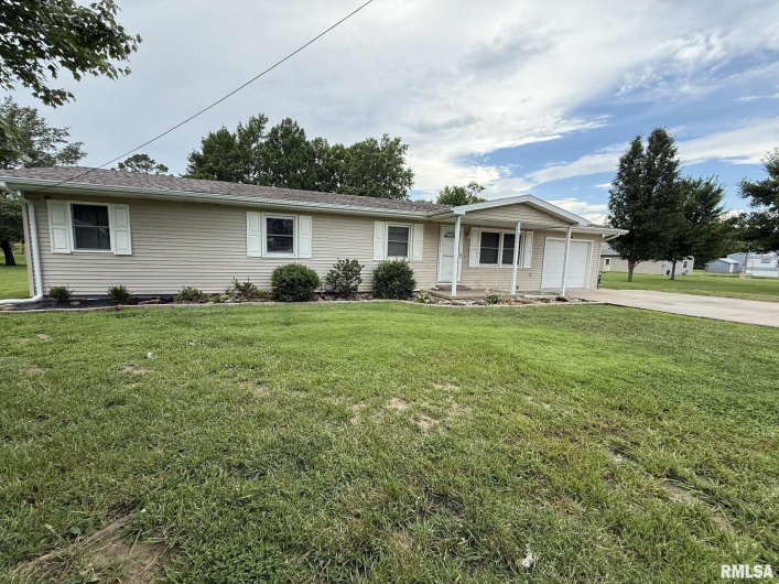 15293 WALL Street, Carterville, Illinois 62918, 3 Bedrooms Bedrooms, 0 ,2 BathroomsBathrooms,Residential,For Sale,WALL,0,RMAQC4265125
