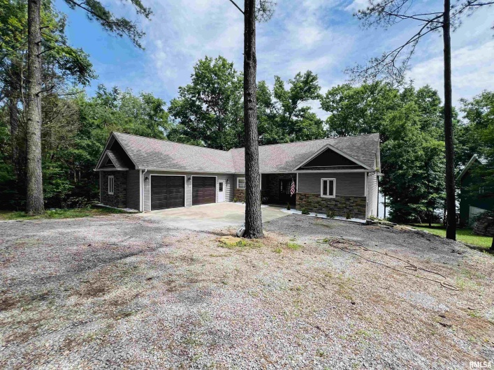 65 Stony Point, Goreville, Illinois 62939, 3 Bedrooms Bedrooms, 0 ,2 BathroomsBathrooms,Residential,For Sale,Stony,0,RMAEB458728