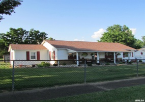 273 McClernand Avenue, Shawneetown, Illinois 62984, 3 Bedrooms Bedrooms, 0 ,2 BathroomsBathrooms,Residential,For Sale,McClernand,0,RMAEB458687