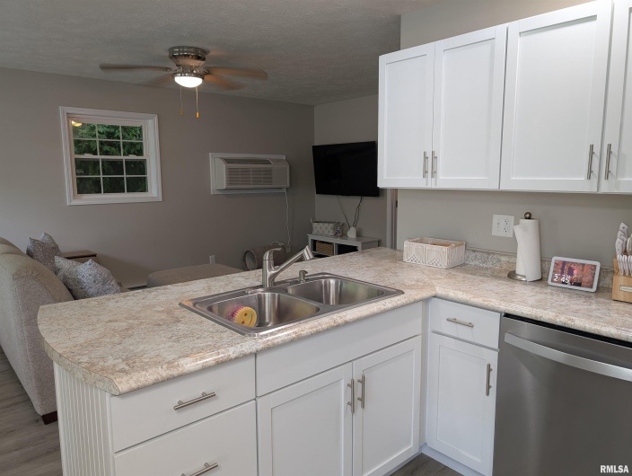 121 SLOAN Street, Harrisburg, Illinois 62946, 2 Bedrooms Bedrooms, 0 ,1 BathroomBathrooms,Residential,For Sale,SLOAN,0,RMAQC4265190