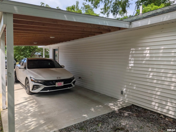 121 SLOAN Street, Harrisburg, Illinois 62946, 2 Bedrooms Bedrooms, 0 ,1 BathroomBathrooms,Residential,For Sale,SLOAN,0,RMAQC4265190