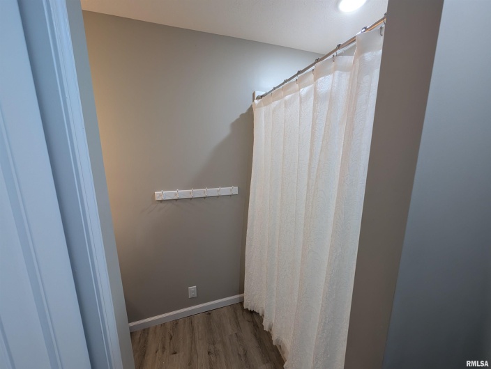 121 SLOAN Street, Harrisburg, Illinois 62946, 2 Bedrooms Bedrooms, 0 ,1 BathroomBathrooms,Residential,For Sale,SLOAN,0,RMAQC4265190
