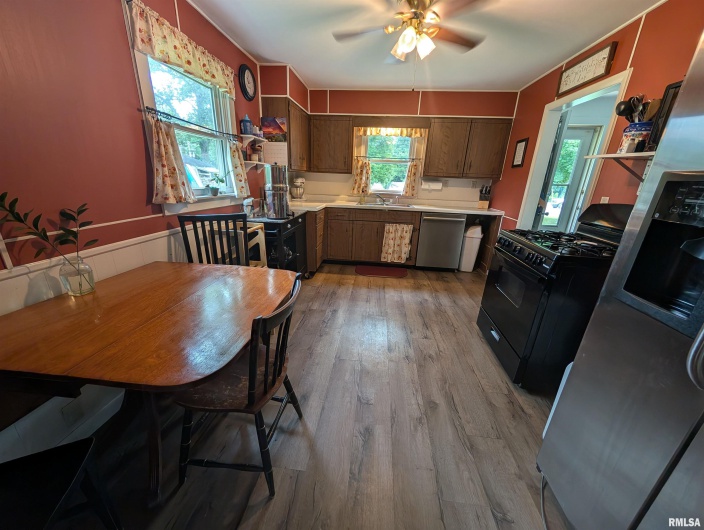 532 State Route 146 Route, Golconda, Illinois 62938, 2 Bedrooms Bedrooms, 0 ,1 BathroomBathrooms,Residential,For Sale,State Route 146,0,RMAQC4265192