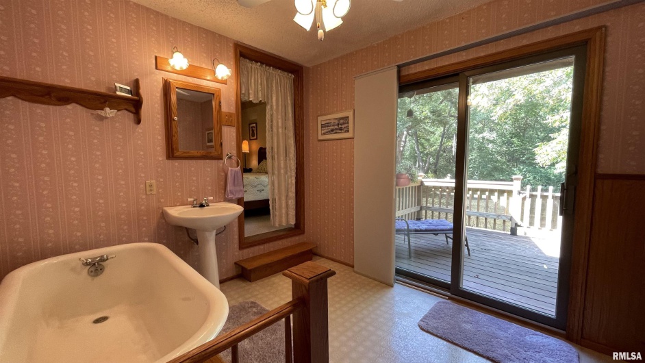 4355 RALEIGH Road, Eldorado, Illinois 62930, 3 Bedrooms Bedrooms, 0 ,2 BathroomsBathrooms,Residential,For Sale,RALEIGH,0,RMAQC4265193