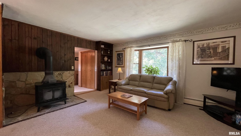 4355 RALEIGH Road, Eldorado, Illinois 62930, 3 Bedrooms Bedrooms, 0 ,2 BathroomsBathrooms,Residential,For Sale,RALEIGH,0,RMAQC4265193