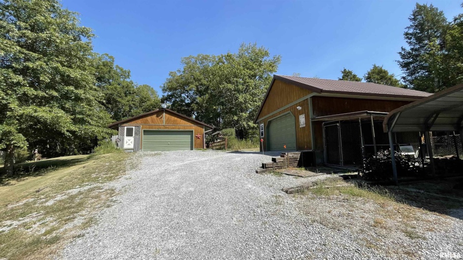 4355 RALEIGH Road, Eldorado, Illinois 62930, 3 Bedrooms Bedrooms, 0 ,2 BathroomsBathrooms,Residential,For Sale,RALEIGH,0,RMAQC4265193