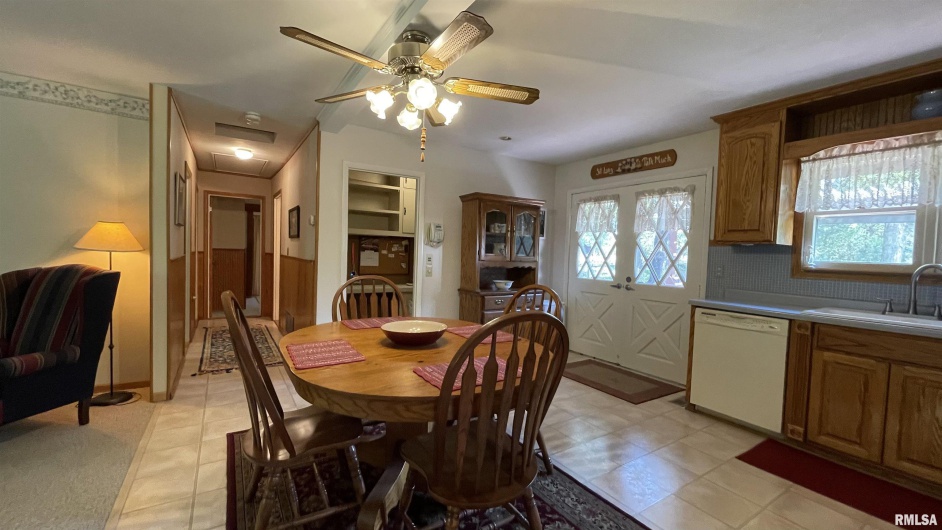 4355 RALEIGH Road, Eldorado, Illinois 62930, 3 Bedrooms Bedrooms, 0 ,2 BathroomsBathrooms,Residential,For Sale,RALEIGH,0,RMAQC4265193