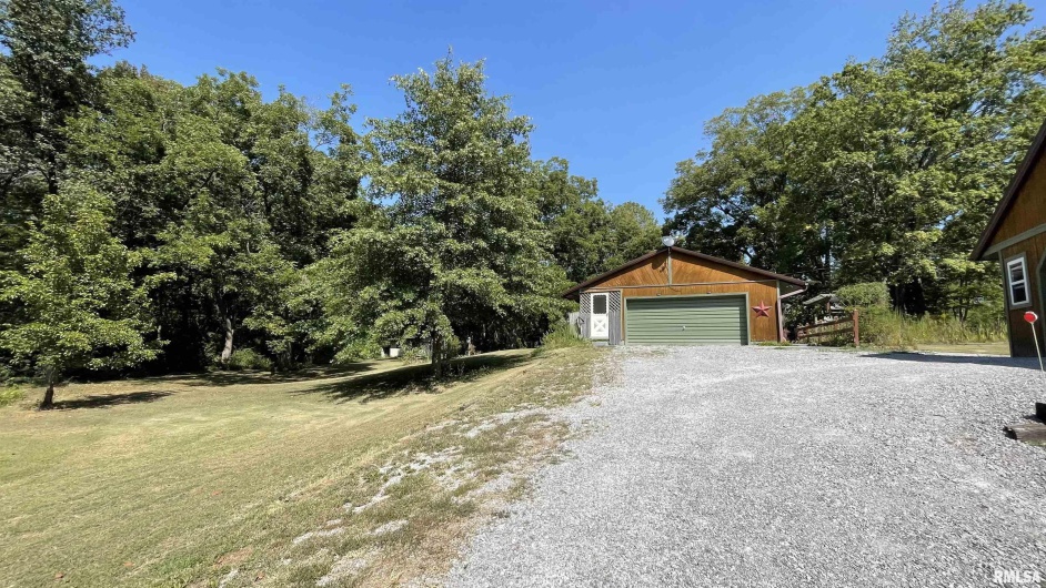 4355 RALEIGH Road, Eldorado, Illinois 62930, 3 Bedrooms Bedrooms, 0 ,2 BathroomsBathrooms,Residential,For Sale,RALEIGH,0,RMAQC4265193