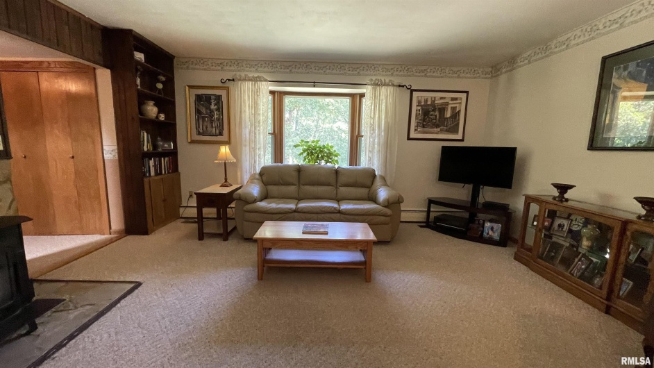 4355 RALEIGH Road, Eldorado, Illinois 62930, 3 Bedrooms Bedrooms, 0 ,2 BathroomsBathrooms,Residential,For Sale,RALEIGH,0,RMAQC4265193