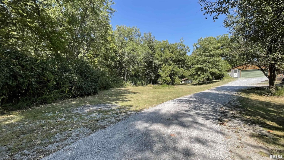 4355 RALEIGH Road, Eldorado, Illinois 62930, 3 Bedrooms Bedrooms, 0 ,2 BathroomsBathrooms,Residential,For Sale,RALEIGH,0,RMAQC4265193