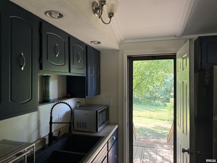 606 KENNEDY Drive, DeSoto, Illinois 62924, 3 Bedrooms Bedrooms, 0 ,1 BathroomBathrooms,Residential,For Sale,KENNEDY,0,RMAEB458749