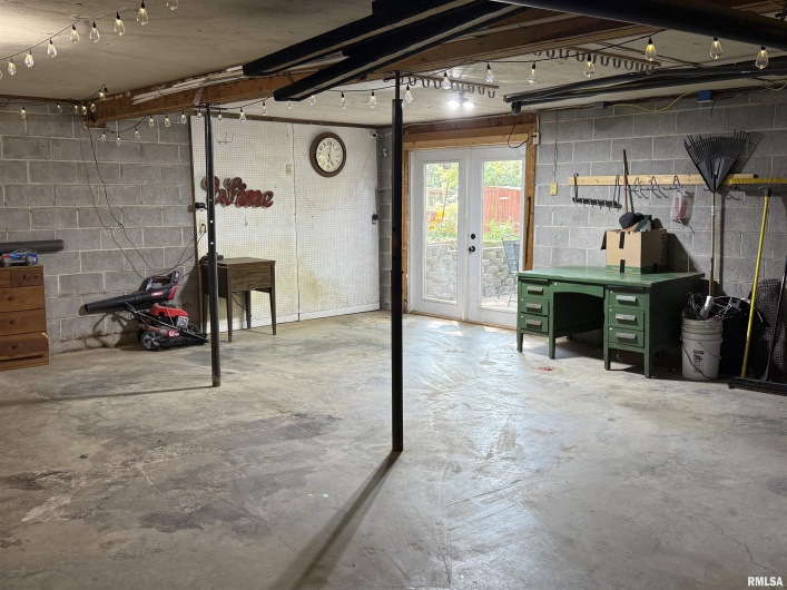 606 KENNEDY Drive, DeSoto, Illinois 62924, 3 Bedrooms Bedrooms, 0 ,1 BathroomBathrooms,Residential,For Sale,KENNEDY,0,RMAEB458749