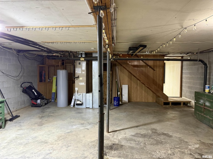 606 KENNEDY Drive, DeSoto, Illinois 62924, 3 Bedrooms Bedrooms, 0 ,1 BathroomBathrooms,Residential,For Sale,KENNEDY,0,RMAEB458749