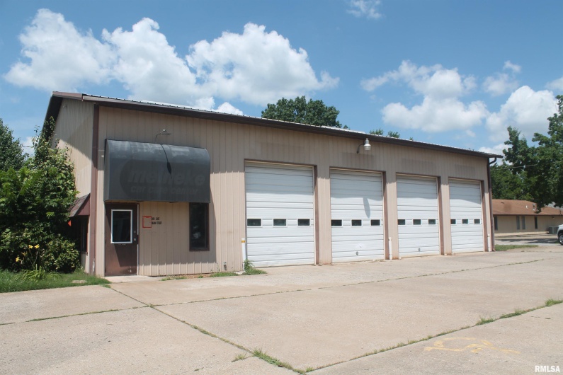 308 MAIN Street, Carbondale, Illinois 62901, 0 , 0 ,0,Commercial Sale,For Sale,MAIN,0,RMAEB458752
