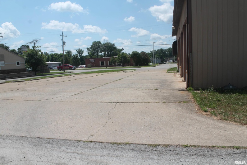 308 MAIN Street, Carbondale, Illinois 62901, 0 , 0 ,0,Commercial Sale,For Sale,MAIN,0,RMAEB458752