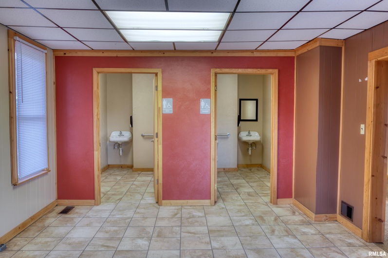 330 NORTH Street, Murphysboro, Illinois 62966, 0 , 0 ,0,Commercial Lease,For Sale,NORTH,0,RMAEB458760