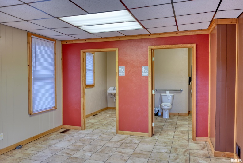 330 NORTH Street, Murphysboro, Illinois 62966, 0 , 0 ,0,Commercial Lease,For Sale,NORTH,0,RMAEB458760